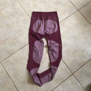 DoYouEven Red/Pink/Maroon seamless leggings XS
